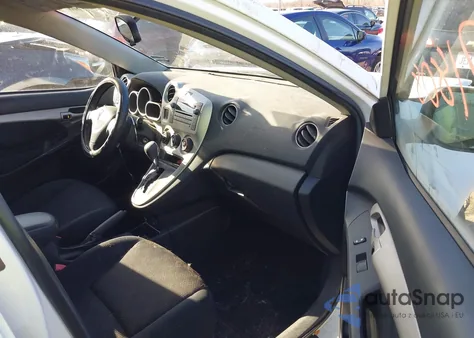 2009 Pontiac Vibe z USA, uszkodzony, nr VIN 5Y2SP678X9Z449407